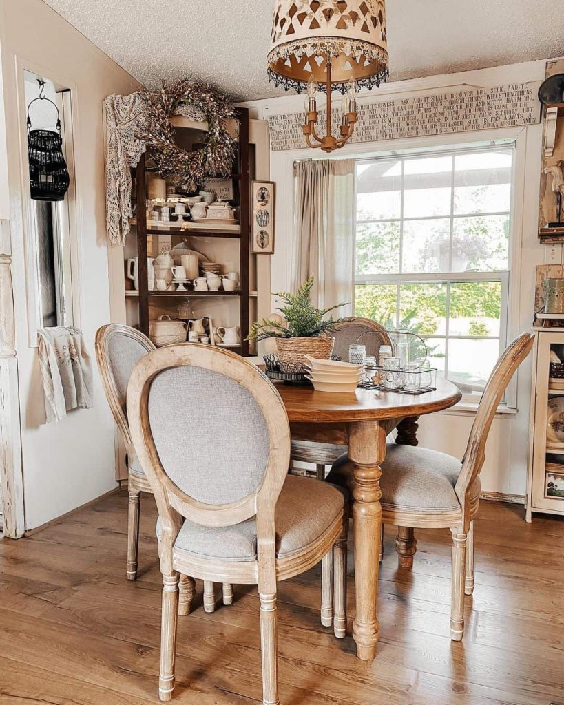 20 Small Farmhouse Dining Room Table Ideas That Will Enhance Your