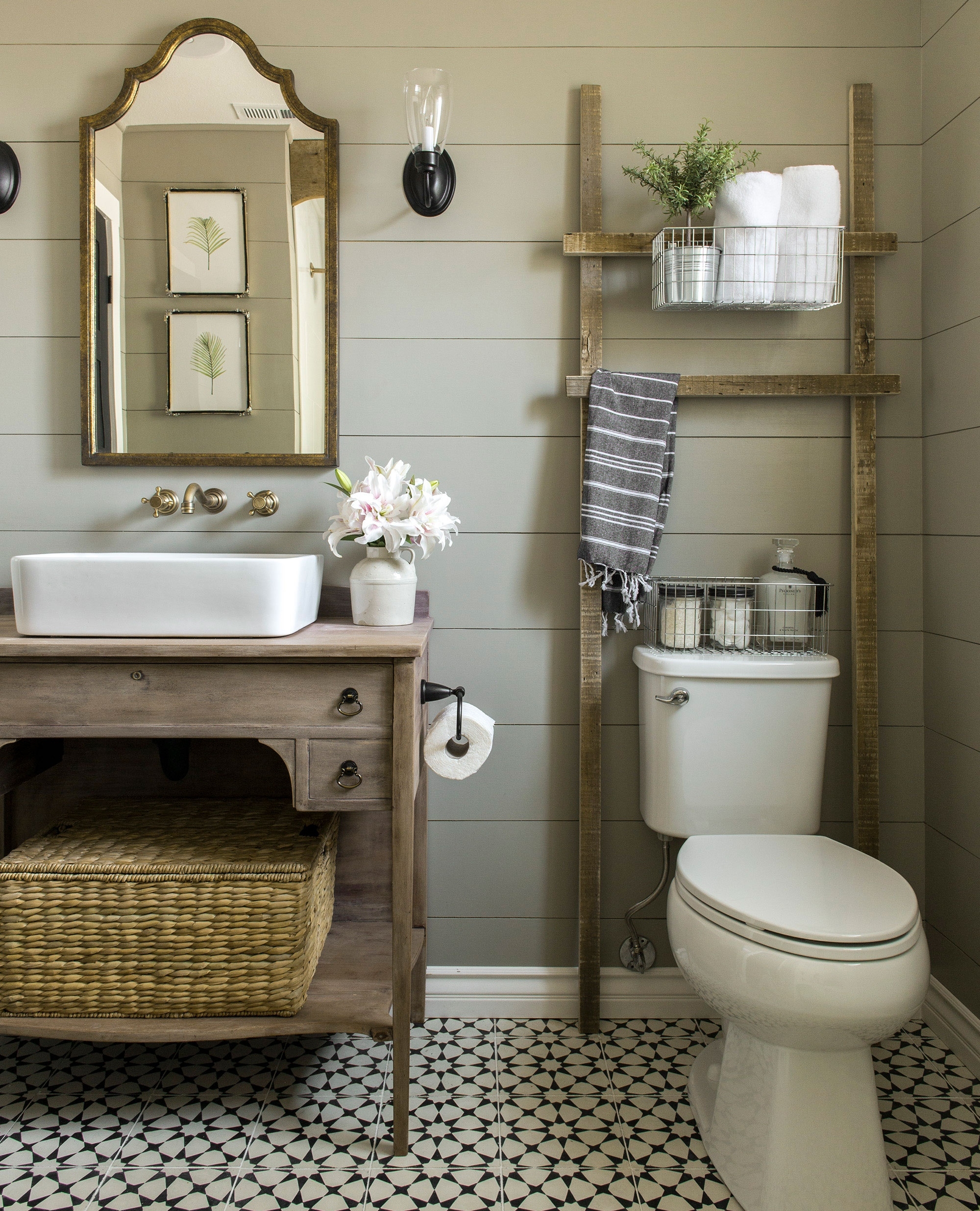 Small Washroom Design Ideas - Rustic Style