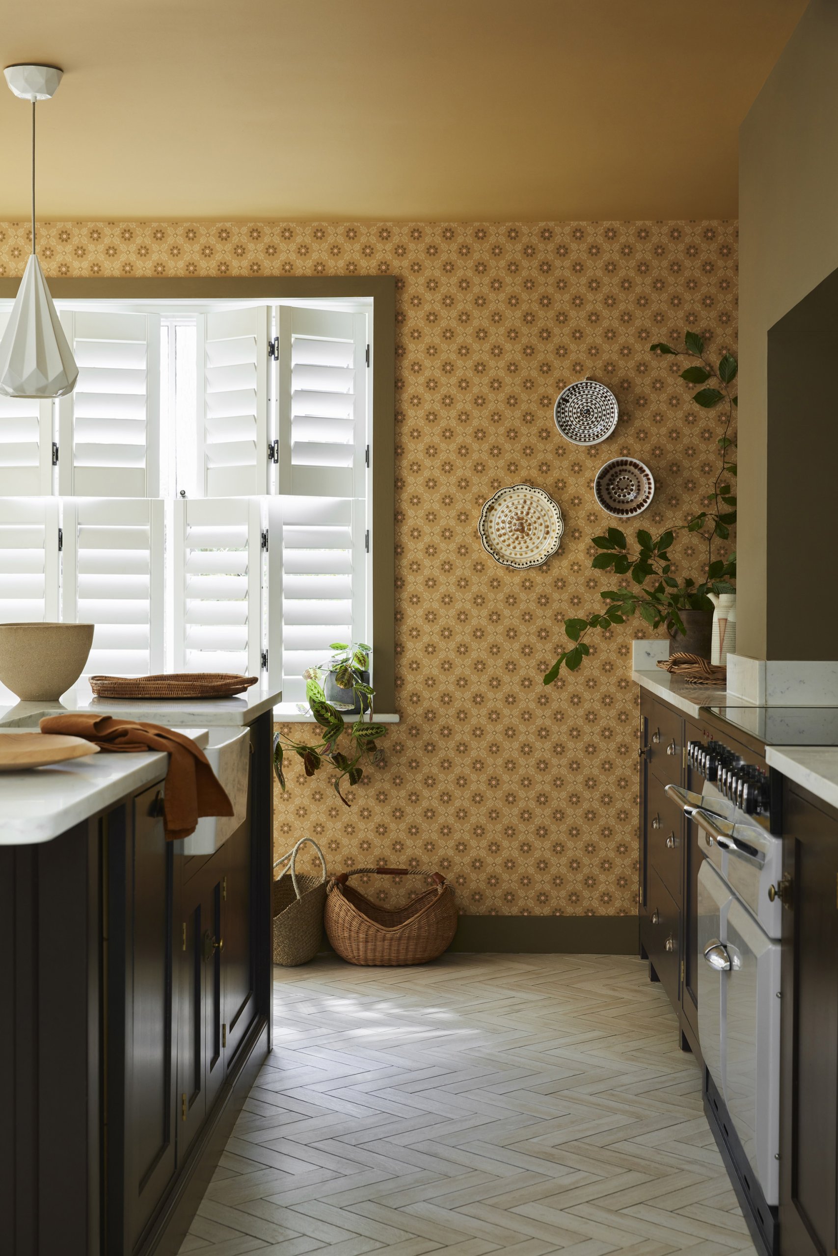20 Small Kitchen Paint Color Ideas That Will Instantly Upgrade Your ...