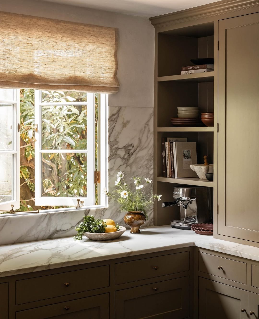 20 Small Kitchen Paint Color Ideas That Will Instantly Upgrade Your ...