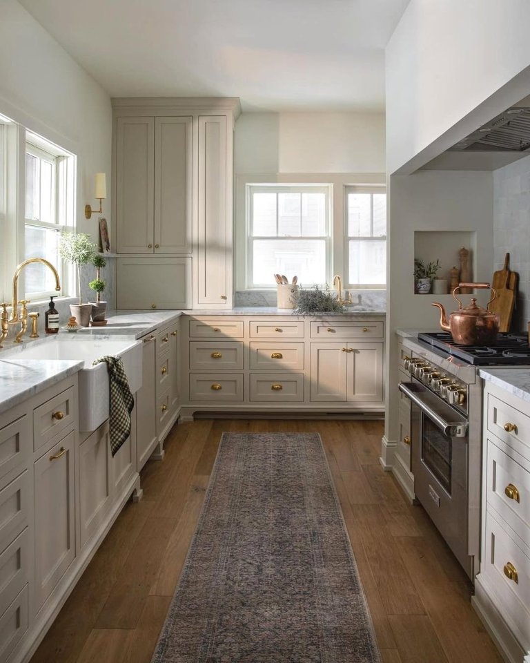 20 Small Kitchen Paint Color Ideas That Will Instantly Upgrade Your ...