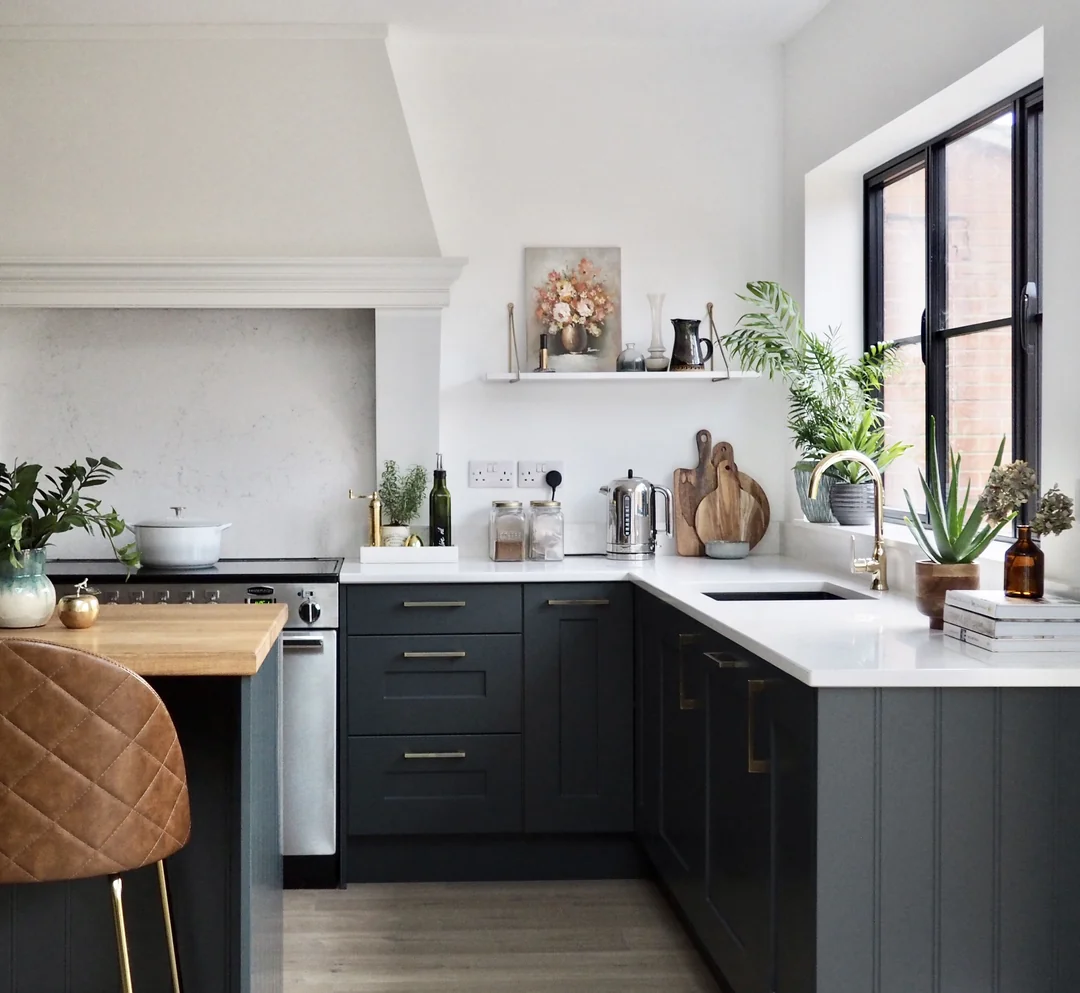 Gray White Kitchen Ideas - Plant Decor